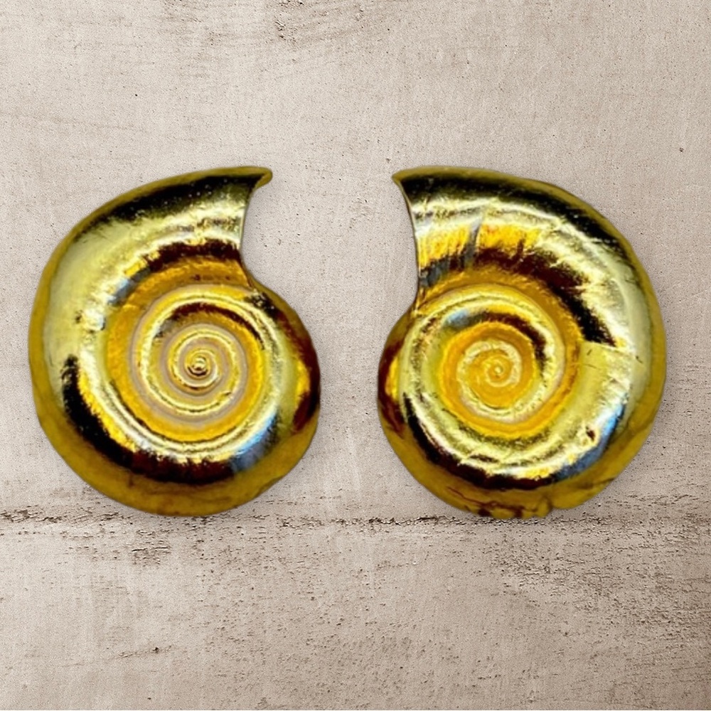 Ben Amun 24kt GP Shell Clip earrings.  RARE!!!